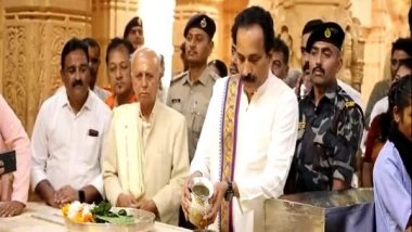India News | ISRO Chief Somnath Offers Prayers at Gujarat's Somnath Temple