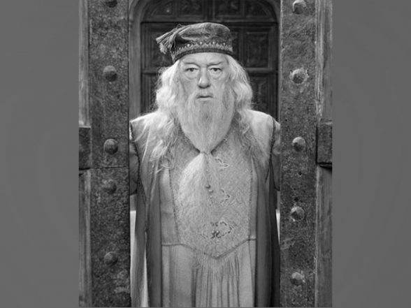 Entertainment News | Dumbledore in 'Harry Potter', Michael Gambon Dies at 82 - Vimarsana News