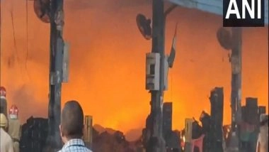 India News | Massive Fire Breaks out in Delhi’s Azadpur Market, No Casualties Reported