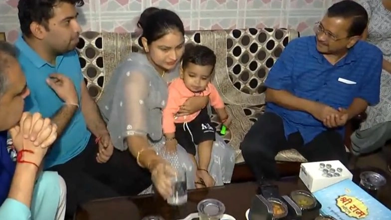 Arvind Kejriwal Meets Kanav Video: Delhi CM Meets 18-Month-Old Boy Suffering From Rare Genetic Disease in Najafgarh, Heartwarming Clip Surfaces