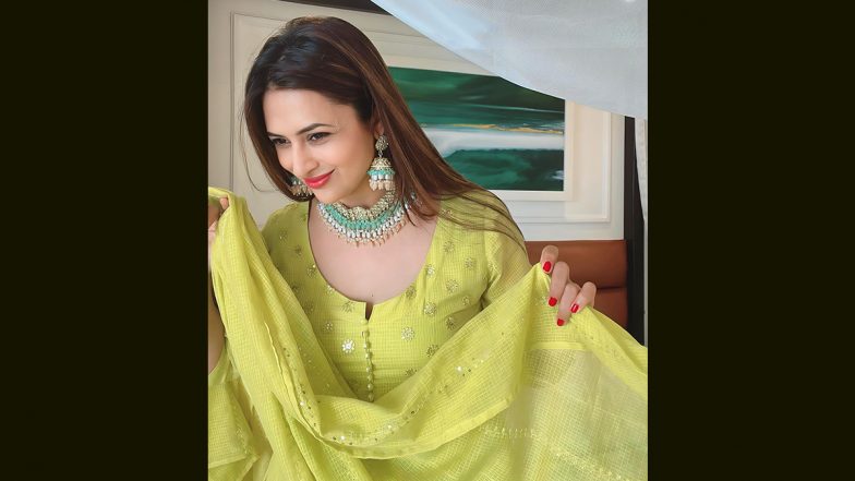 Divyanka Tripathi Stuns in Beautiful Salwar Suit; Check Out Her Pics in Ethnic Outfit!