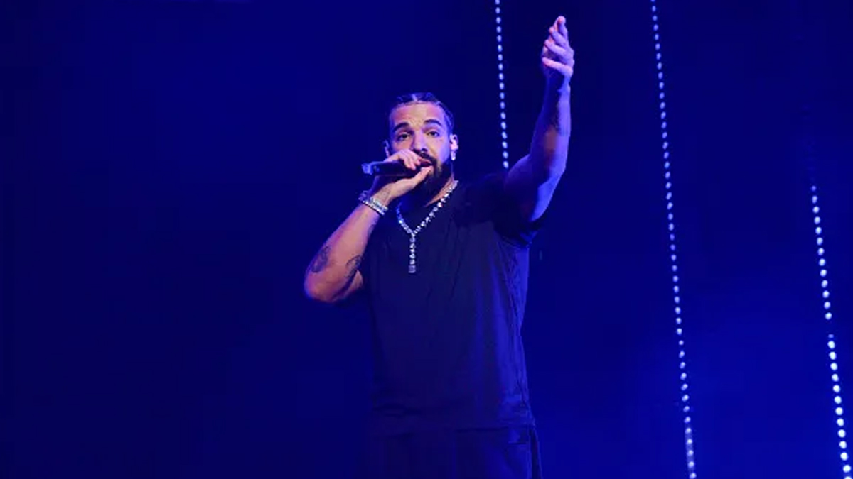 Drake Gifts Fan Pink Birkin Bag During L.A. Concert