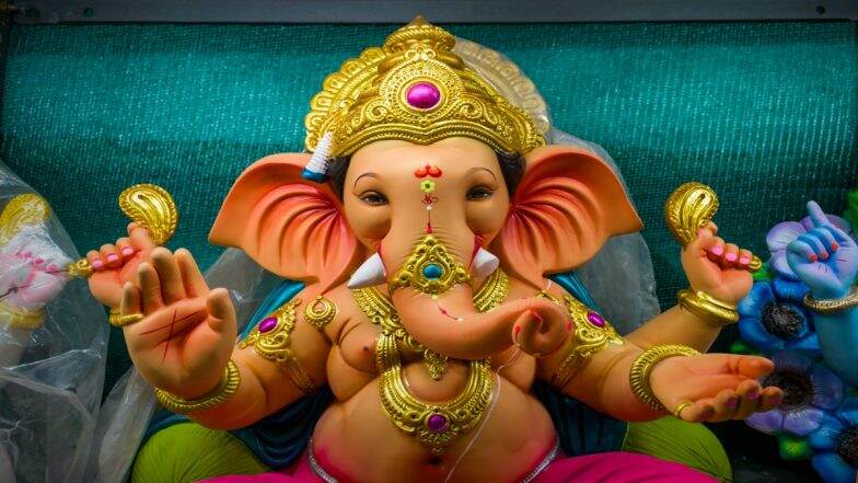 Ganesh Bhajan for Ganesh Chaturthi 2023: From 'Sukhkarta Dukhharta' to ...