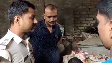 Theft Inside Police Station in Bihar: Thieves Make Hole in Wall, Steal Seized Liquor Bottles From Police Station in Muzaffarpur (Watch Video)