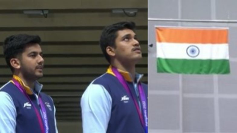 Rudrankksh Patil, Aishwary Pratap Tomar and Divyansh Panwar Sing National Anthem As Indian Flag Is Raised After Their Gold Medal Win in Asian Games 2023 (Watch Video)