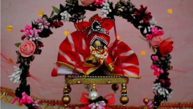 Krishna Janmashtami 2023 Jhula Decoration Ideas: Easy Ways To Decorate Bal Gopal's Swing for Gokulashtami Celebration (Watch Videos)
