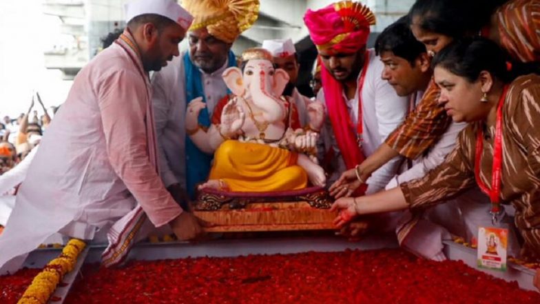 Kasba Ganpati Visarjan 2023 in Pune Live Streaming Online: Watch Telecast From Kasba Ganpati Sarvajanik Ganeshotsav Mandal on Anant Chaturdashi