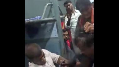 Bihar Shocker: Passengers Thrash Thief Inside Running Train Between Jamalpur and Bhagalpur, Disturbing Video Surfaces