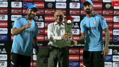 Rohit Sharma Shows Nice Gesture As He Calls KL Rahul to Hold the Trophy After ODI Series Victory Against Australia (Watch Video)