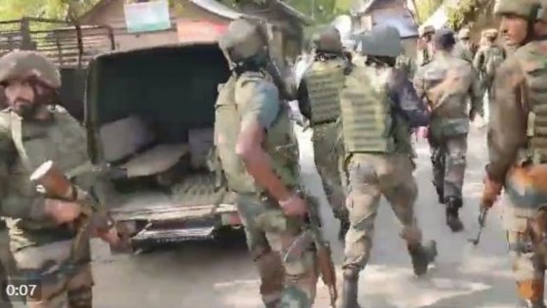 Jammu and Kashmir Encounter: Security Forces Engage in Gunfight With Terrorists in Kulgam District