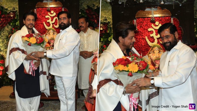 Shah Rukh Khan Visits Maharashtra CM Eknath Shinde's Residence For Ganpati Celebration! (Watch Video)