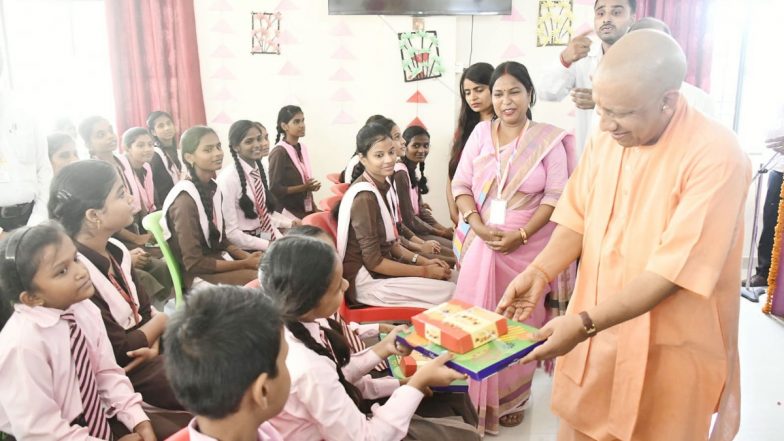 Uttar Pradesh Government Stands With the Needy, Says UP CM Yogi Adityanath at Janata Darshan in Gorakhpur