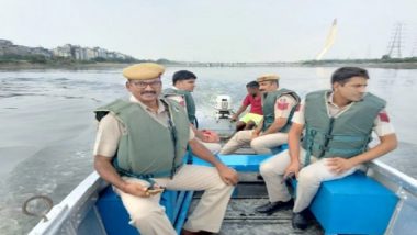 G20 Summit 2023: Delhi Police Heightens Security Near Yamuna River, Use Boats for Patrolling (Watch Video)