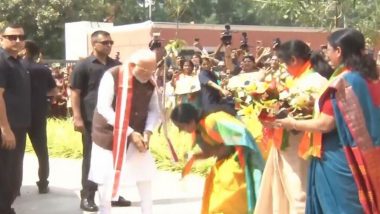 PM Narendra Modi Stops BJP Mahila Morcha Chief Vanathi Srinivasan From Touching His Feet at Party Headquarter in Delhi (Watch Video)