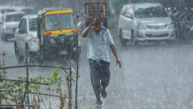 Kerala Rains: Incessant Rainfall Causes Waterlogging, Traffic Snarls in Several Parts; IMD Issues Yellow Alert for 10 Districts (Watch Videos)