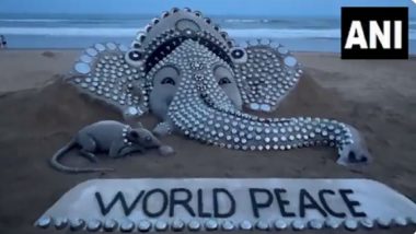 Ganesh Chaturthi 2023 Sand Art: Sand Artist Sudarsan Pattnaik Sculpts Lord Ganesha With Message of ‘World Peace’ at Puri Beach (Watch Video)