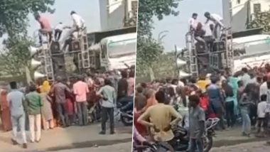 Uttar Pradesh: Jeep Carrying DJ Speakers Runs Over Devotees as Driver Hits Reverse Gear During Idol Immersion Procession in Jhansi, Video of Horrific Accident Surfaces