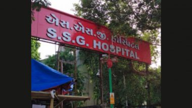 Gujarat: Two Groups of Migrant Create Ruckus in Sir Sayajirao General Hospital in Vadodara; Two Women Among 12 Detained