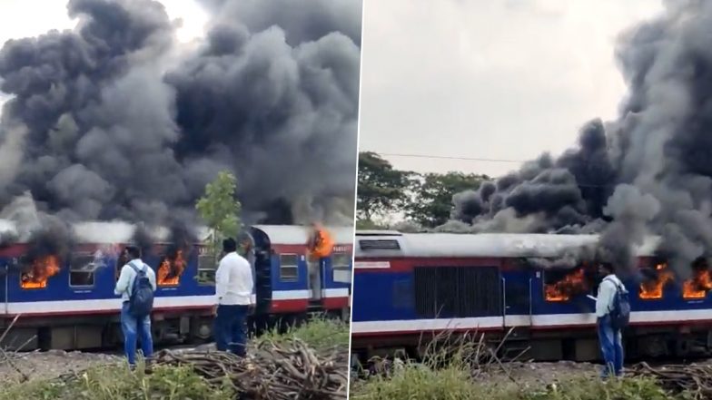 Maharashtra Train Fire Video: Blaze Erputs in Five Coaches of Ashti-Ahmadnagar DEMU Train, No Casualties Reported