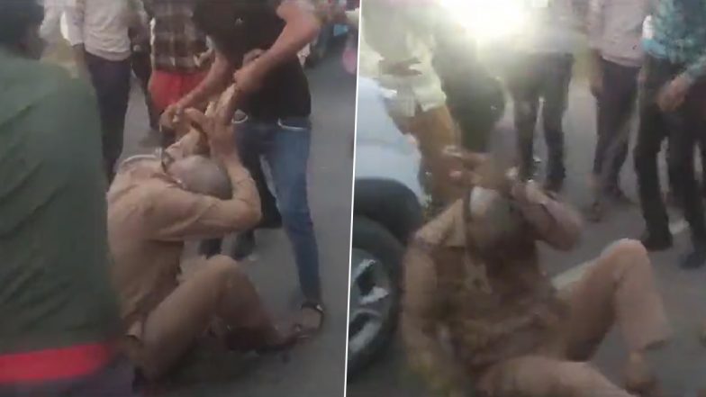 Uttar Pradesh: Cop Thrashed by Mob After Boy Gets Mowed Down by Speeding Bus in Mahoba, Police React After Video Goes Viral