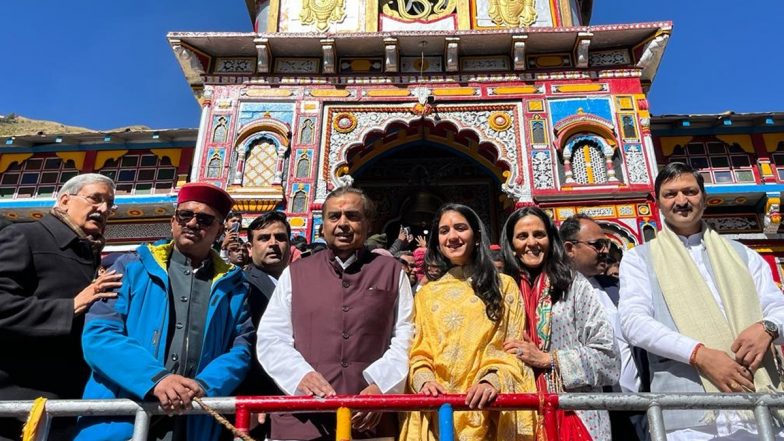 Mukesh Ambani Offers Prayers at Badrinath Temple With Family in Uttarakhand, Pics Surface