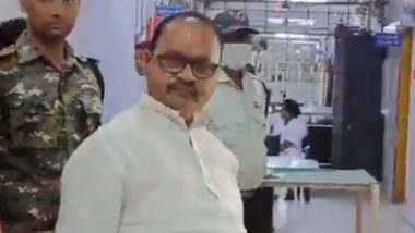 JDU MLA Gopal Mandal Abuses Journalists on Being Asked Why He Carried Pistol Inside Hospital, Video Surfaces