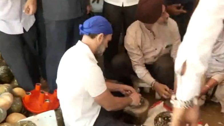 Rahul Gandhi Offers 'Sewa' at Amritsar's Golden Temple, Helps in Langar Preparations; Video Surfaces