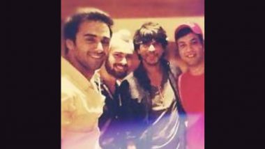 Fukrey 3 Cast Pulkit Samrat, Varun Sharma and Manjot Singh Pose With Shah Rukh Khan in Throwback Photo (View Pic)