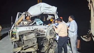 Samruddhi Expressway Accident: 12 Dead, 23 Injured After Speeding Truck Rams Into Stationery Bus Near Vaijapur on Mumbai-Nagpur Expressway (See Pic)