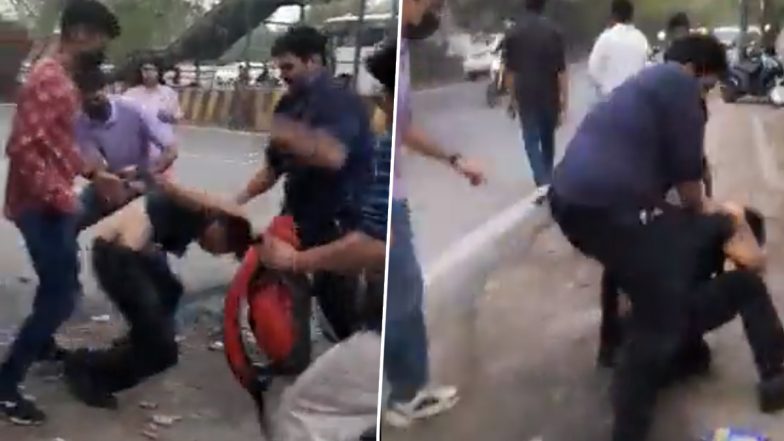 Amity University Students Fight Video: Youth Brutally Thrashed in Noida for Slapping Girl Over WhatsApp Chats, Clips of Ugly Brawl Go Viral