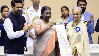 69th National Film Awards: Waheeda Rehman Gets Emotional As She Accepts Dadasaheb Phalke Lifetime Achievement Award From President Droupadi Murmu