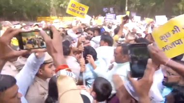 AAP Workers Stage Protest Outside BJP Office in Delhi Over ED and CBI Actions Against Sanjay Singh and Amanatullah Khan (Watch Video)