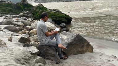 Shivraj Singh Chouhan Seen Enjoying Leisure Time on Bank of Ganga River in Rishikesh, Photo and Video Surface