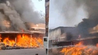 Gujarat Fire Video: Blaze Engulfs Warehouse in Ahmedabad's Bapunagar, Footage Shows Flames and Smoke Emanating