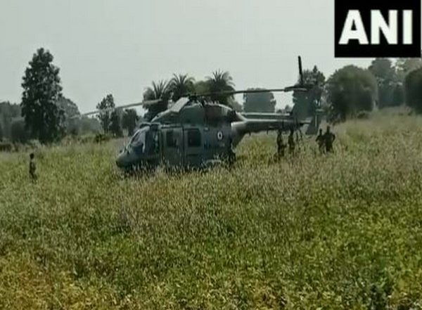 Indian Air Force Aircraft Makes Emergency Landing in Bhopal Due to Technical Snag, All Six Persons on Board Safe (Watch Video)