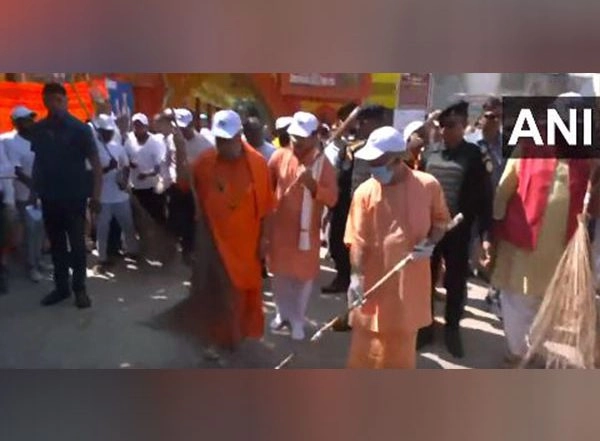 India News | UP CM Yogi Adityanath Participates in 'Swachhata Hi Seva' Campaign