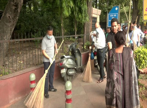 India News | Ministry of Civil Aviation Organises 'Shramdaan' Event Under Swachhata Hi Seva Campaign