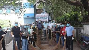 Business News | NSIC Conducts Shraam Daan Activity in Public Places