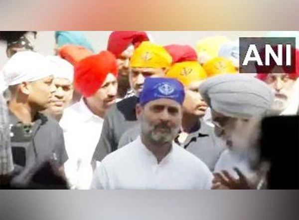 India News | Rahul Gandhi Offers Prayers at Golden Temple in Amritsar