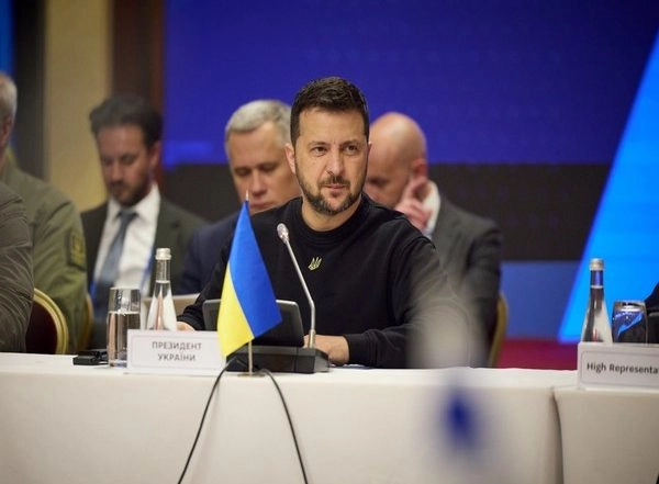 World News | Victory Depends on Cooperation, Zelenskyy Tells EU Foreign Ministers