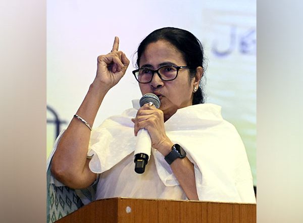 India News | “Increasing Funding over a Period of 10 Years is Not Charity”: TMC Counters Giriraj Singh’s Claim over Allocation for MGNREGA  