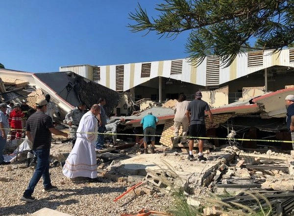 World News | 10 Dead After Church Roof Collapses in Mexico