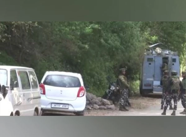India News | Encounter Between Security Officials, Terrorists in J-K's Rajouri