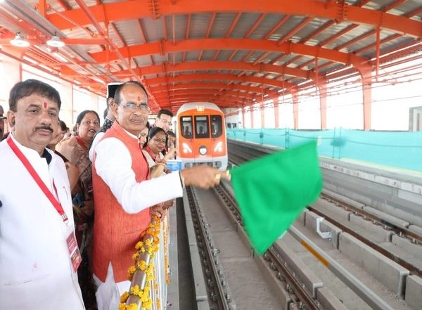 India News | MP CM Shivraj Chouhan Flags off Trial Run of Bhopal Metro