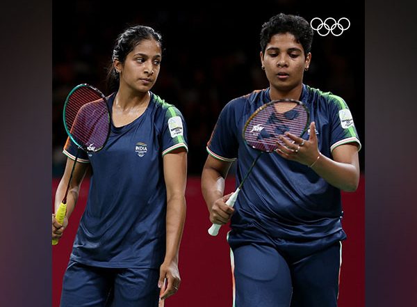 Sports News | Asian Games: Indian Badminton Pairs Tanisha-Ashwini, Treesa-Gayatri Cruise to Next Round 