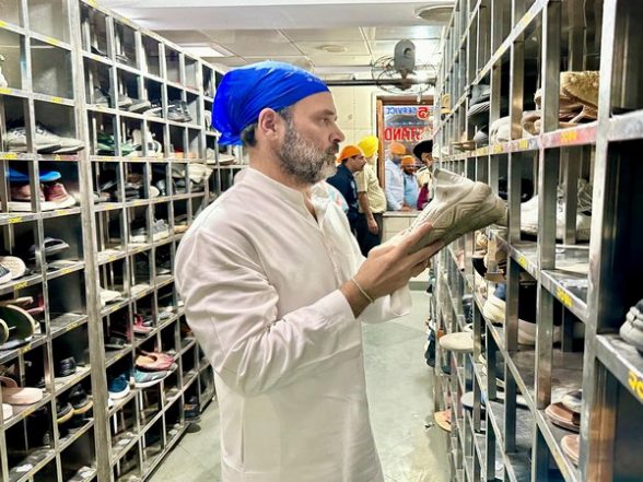 India News | Rahul Gandhi Offers 'Sewa' at Golden Temple's Shoe Stand - Vimarsana News