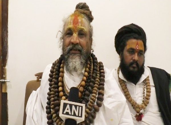 India News | MP: Seer-Computer Baba Alleges State Govt Ignoring Cows