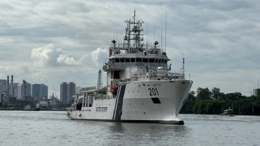 India News | Kerala: Coast Guard Continues Its Rescue Mission for 4 Missing Fishermen off Munambam