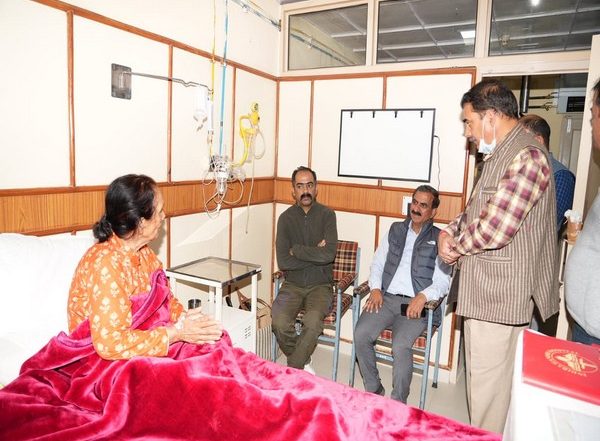India News | Himachal CM Enquires About Health of Mothers at IGMC Shimla