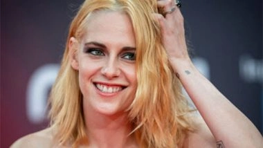 Business News | Celebrity Engagement Ring Trend: Understated Platinum Elegance